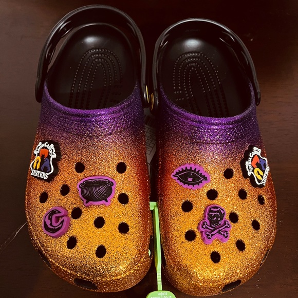 Crocs Classic Disney Hocus Pocus Clog. Firm price - Picture 10 of 14